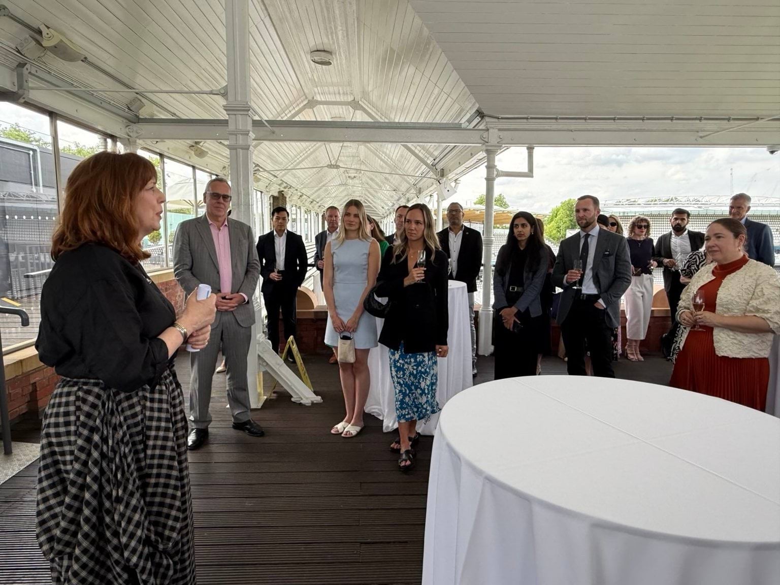 The Governor speaking at a London Alumni Reception