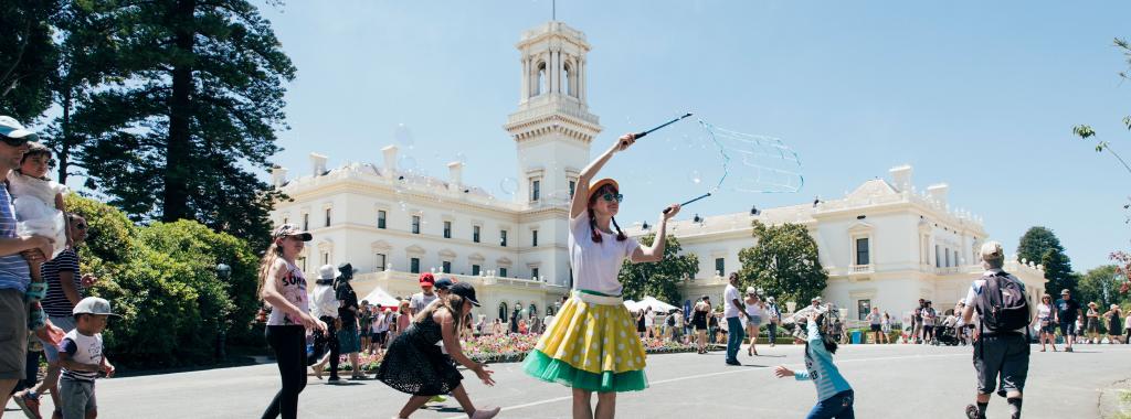 Roving performer at January Open Day at Government House.